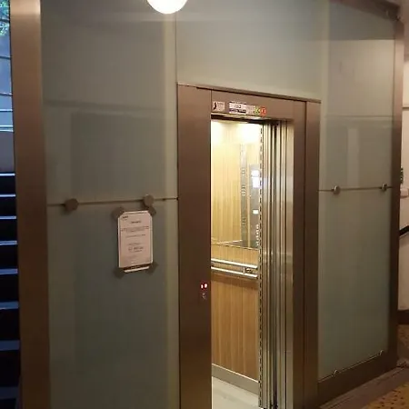 Old Town 100m² On Famous Dlouha Street * Prague