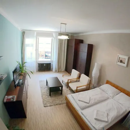Old Town 100m² On Famous Dlouha Street